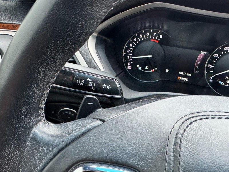 Lincoln MKZ Vehicle Full-screen Gallery Image 20