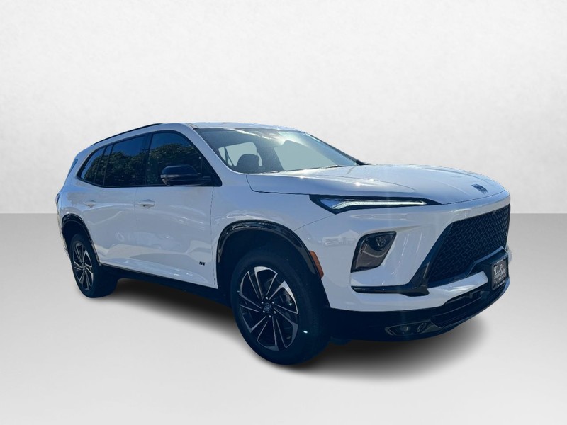 Buick Enclave Vehicle Full-screen Gallery Image 03