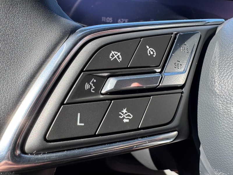 Buick Enclave Vehicle Full-screen Gallery Image 18