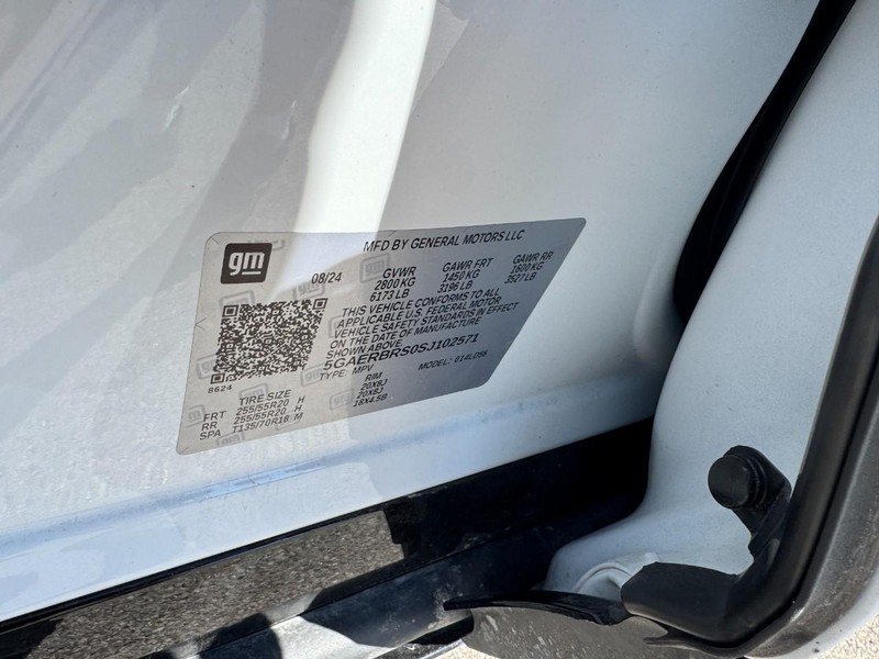 Buick Enclave Vehicle Full-screen Gallery Image 28