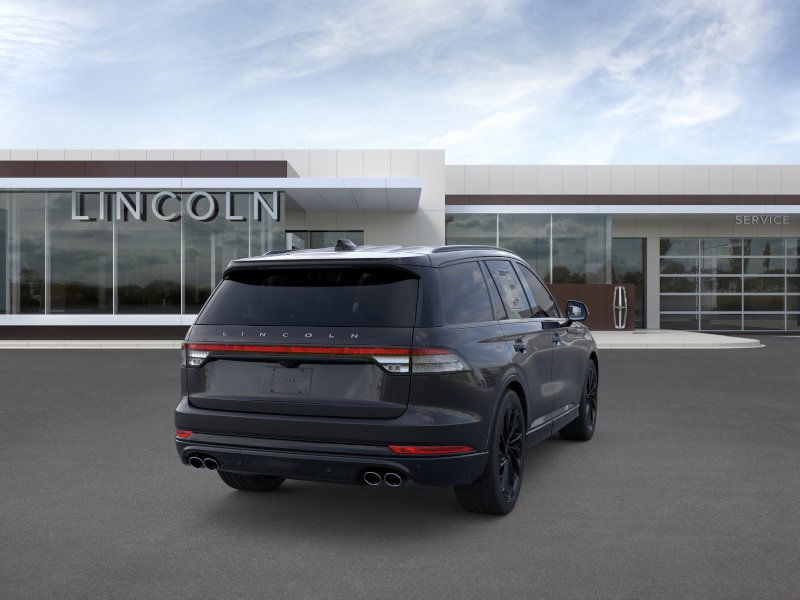 Lincoln Aviator Vehicle Full-screen Gallery Image 08