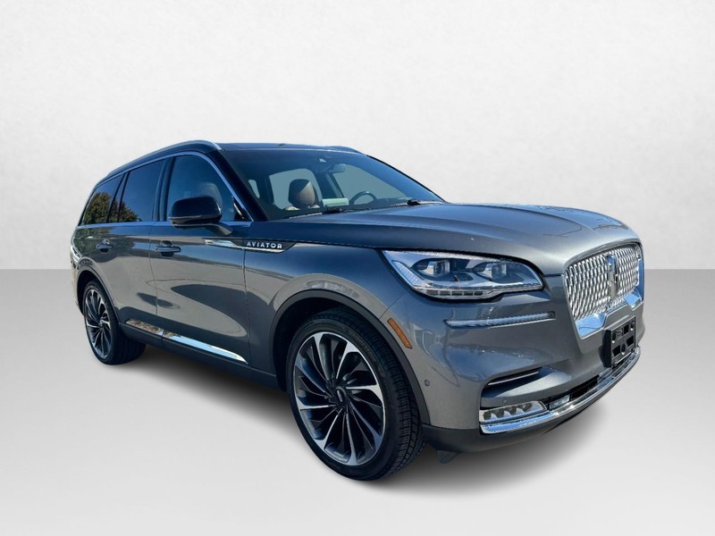 Lincoln Aviator Vehicle Full-screen Gallery Image 03