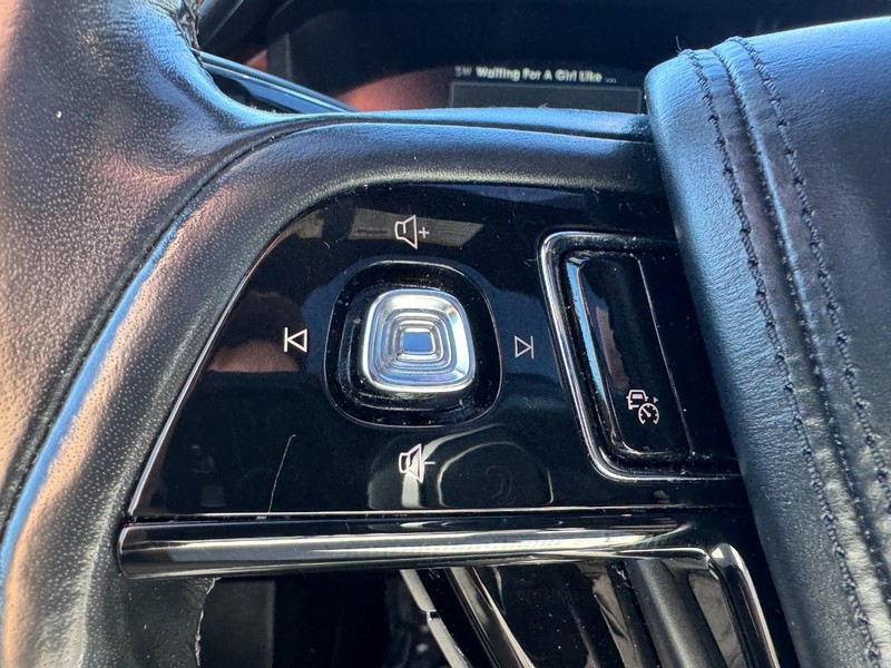 Lincoln Aviator Vehicle Full-screen Gallery Image 16