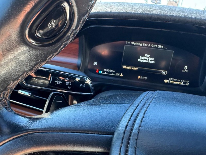 Lincoln Aviator Vehicle Full-screen Gallery Image 18