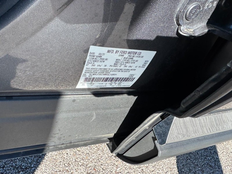 Lincoln Aviator Vehicle Full-screen Gallery Image 28