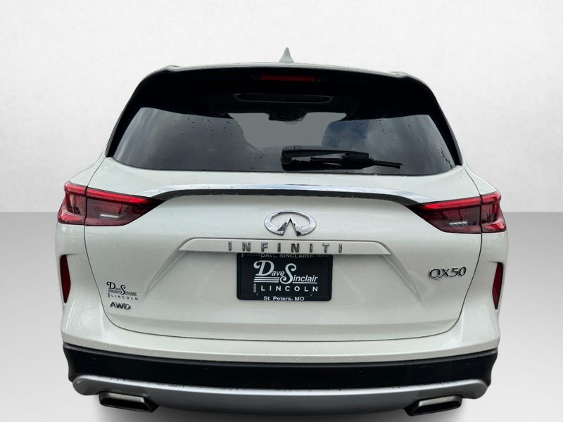 INFINITI QX50 Vehicle Full-screen Gallery Image 06