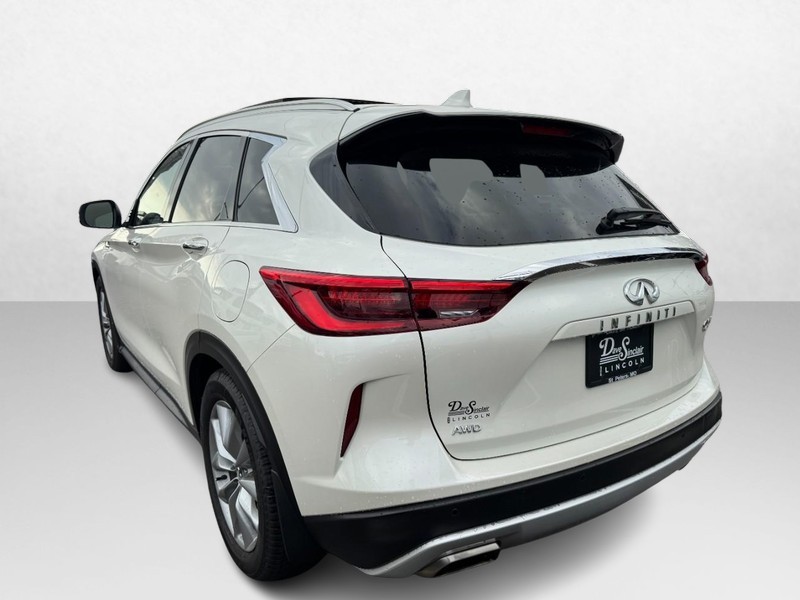 INFINITI QX50 Vehicle Full-screen Gallery Image 07