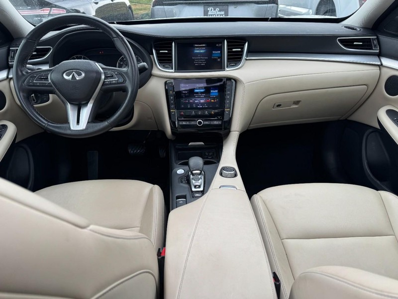 INFINITI QX50 Vehicle Full-screen Gallery Image 09