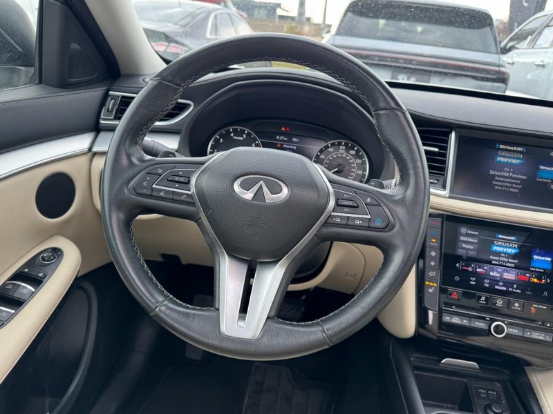 INFINITI QX50 Vehicle Full-screen Gallery Image 10