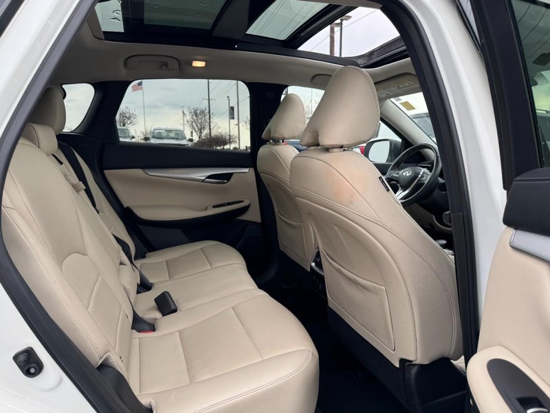 INFINITI QX50 Vehicle Full-screen Gallery Image 13