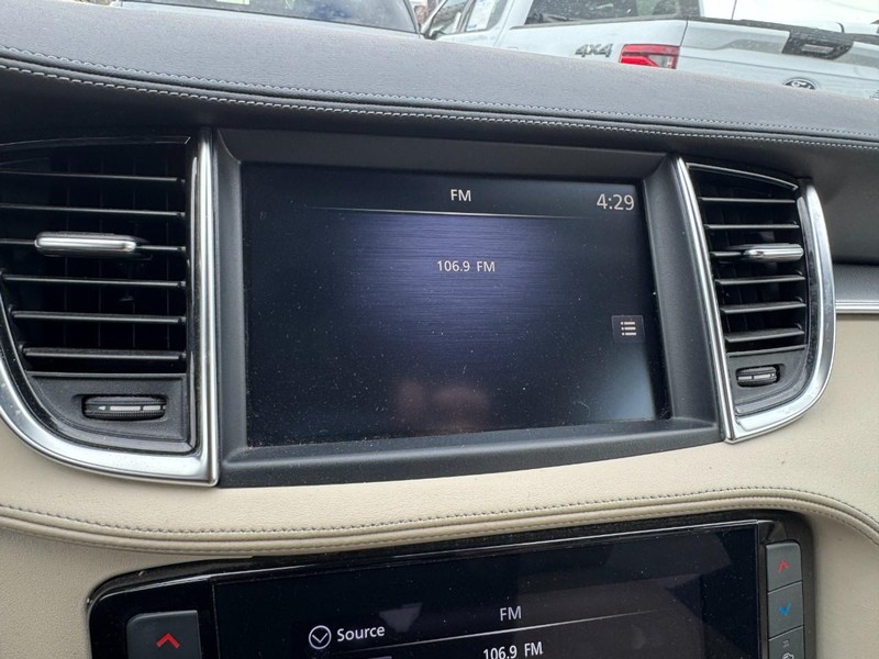 INFINITI QX50 Vehicle Full-screen Gallery Image 16