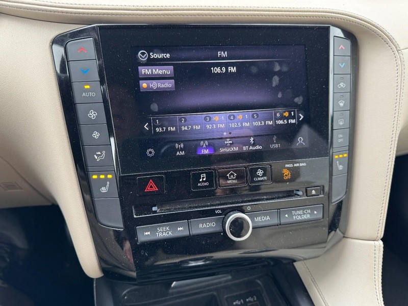 INFINITI QX50 Vehicle Full-screen Gallery Image 17