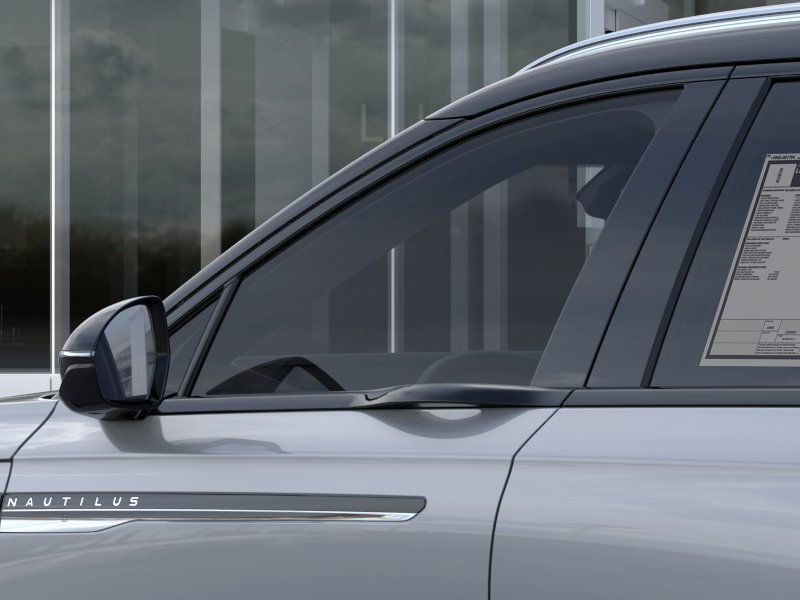 Lincoln Nautilus Vehicle Full-screen Gallery Image 20