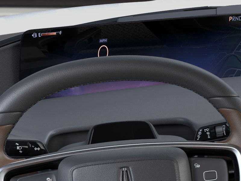 Lincoln Navigator L Vehicle Full-screen Gallery Image 13