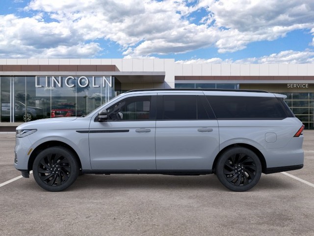 2025 Lincoln Navigator L Reserve thumbnail image 03