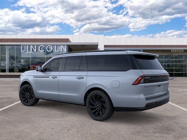 2025 Lincoln Navigator L Reserve thumbnail image 04