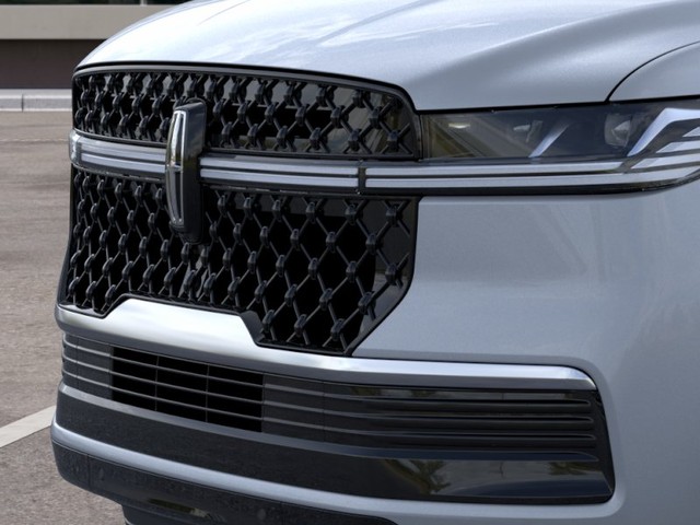 2025 Lincoln Navigator L Reserve thumbnail image 17