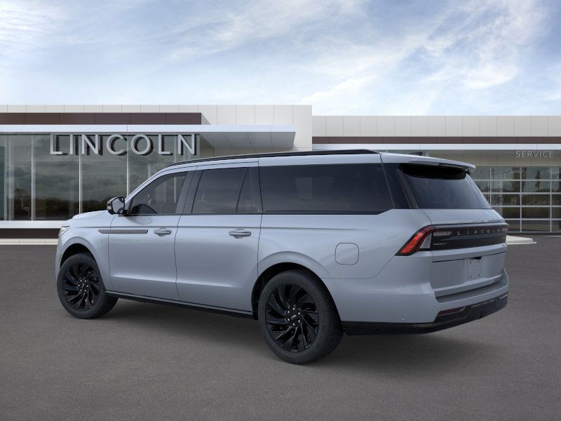 Lincoln Navigator L Vehicle Full-screen Gallery Image 04