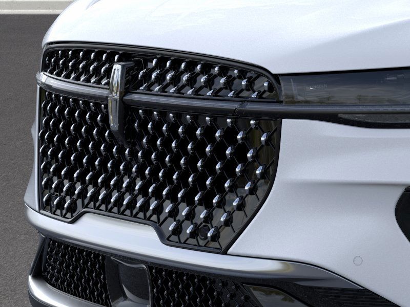 Lincoln Nautilus Vehicle Full-screen Gallery Image 17