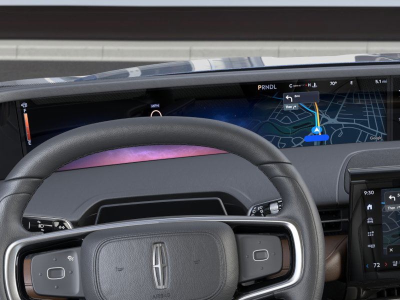 Lincoln Nautilus Vehicle Full-screen Gallery Image 13