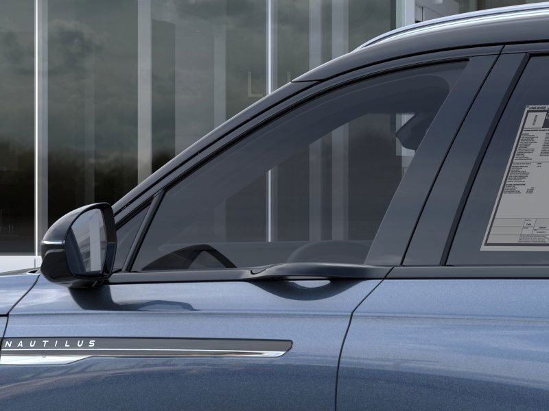 Lincoln Nautilus Vehicle Full-screen Gallery Image 20