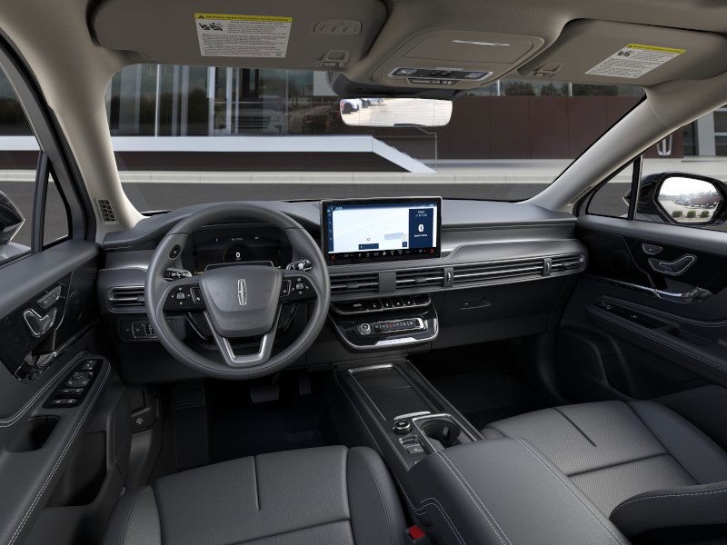 Lincoln Corsair Vehicle Full-screen Gallery Image 09