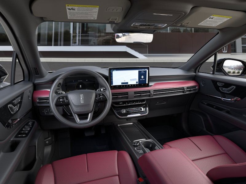 Lincoln Corsair Vehicle Full-screen Gallery Image 09