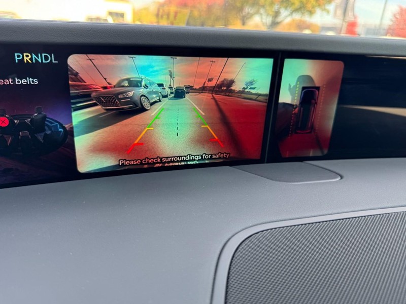 Lincoln Nautilus Vehicle Full-screen Gallery Image 24