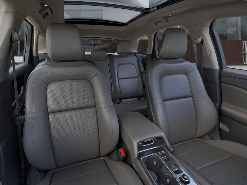 Lincoln Corsair Vehicle Full-screen Gallery Image 10