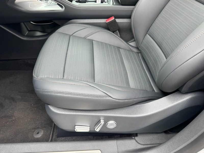 Lincoln Nautilus Vehicle Full-screen Gallery Image 26