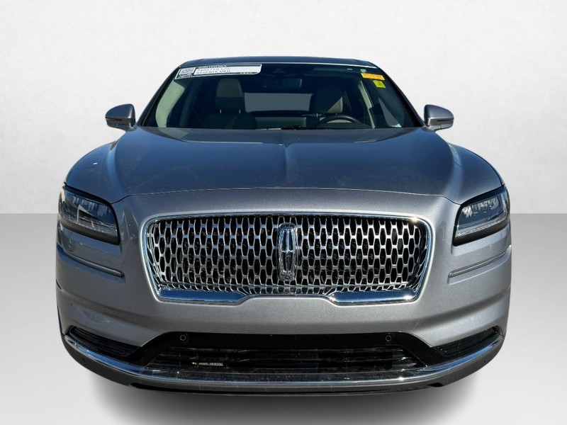 Lincoln Nautilus Vehicle Full-screen Gallery Image 02