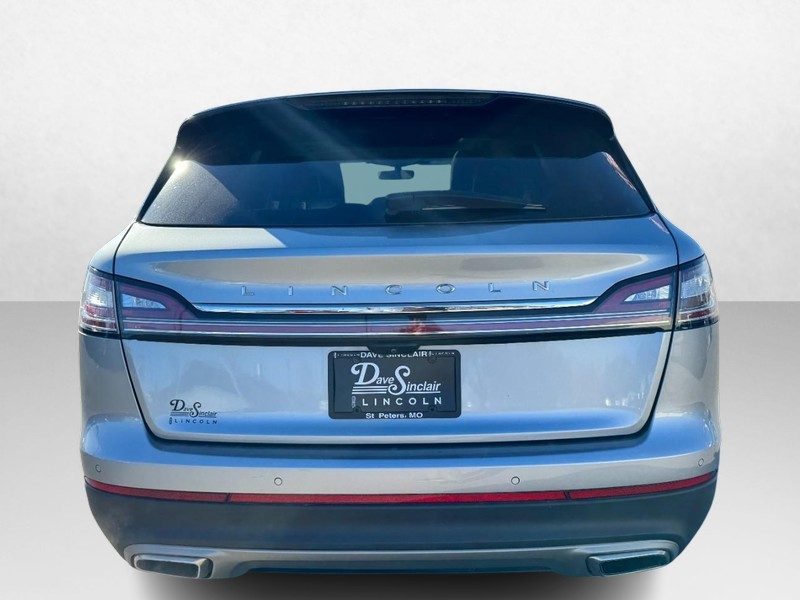 Lincoln Nautilus Vehicle Full-screen Gallery Image 06