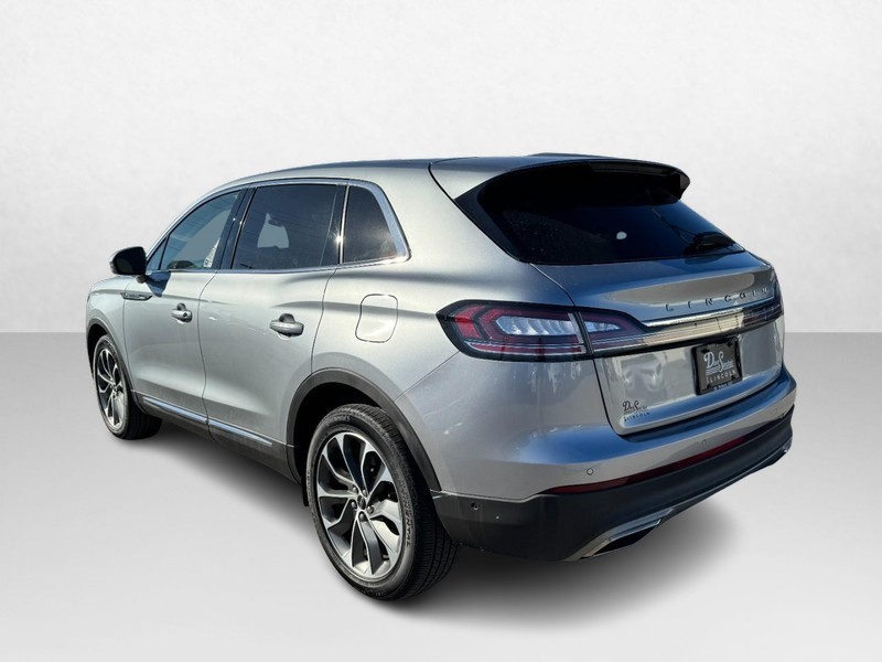 Lincoln Nautilus Vehicle Full-screen Gallery Image 07