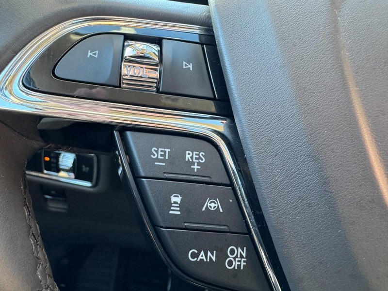 Lincoln Nautilus Vehicle Full-screen Gallery Image 16