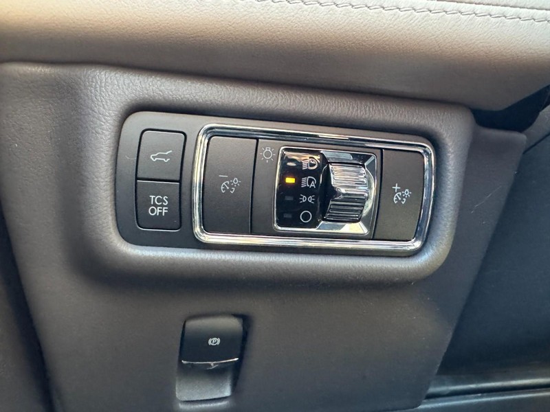 Lincoln Nautilus Vehicle Full-screen Gallery Image 20