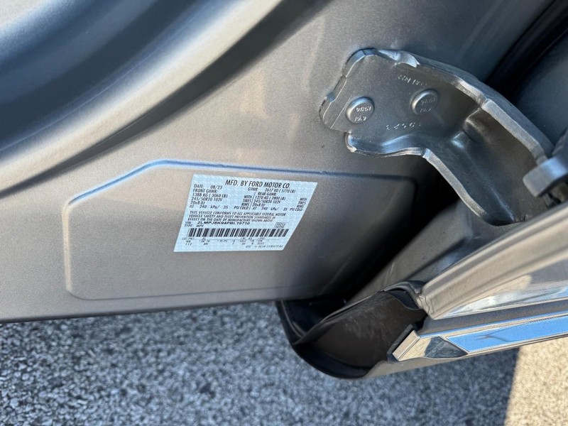 Lincoln Nautilus Vehicle Full-screen Gallery Image 26