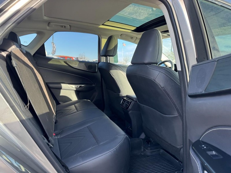 Lexus NX Vehicle Full-screen Gallery Image 10