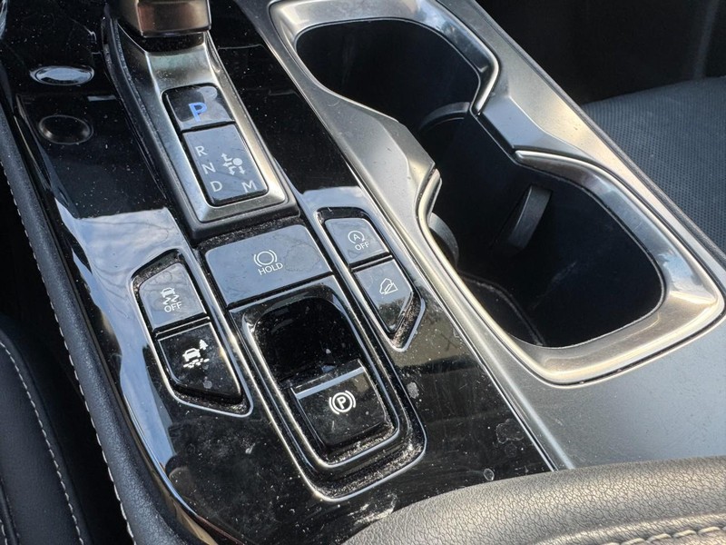 Lexus NX Vehicle Full-screen Gallery Image 14