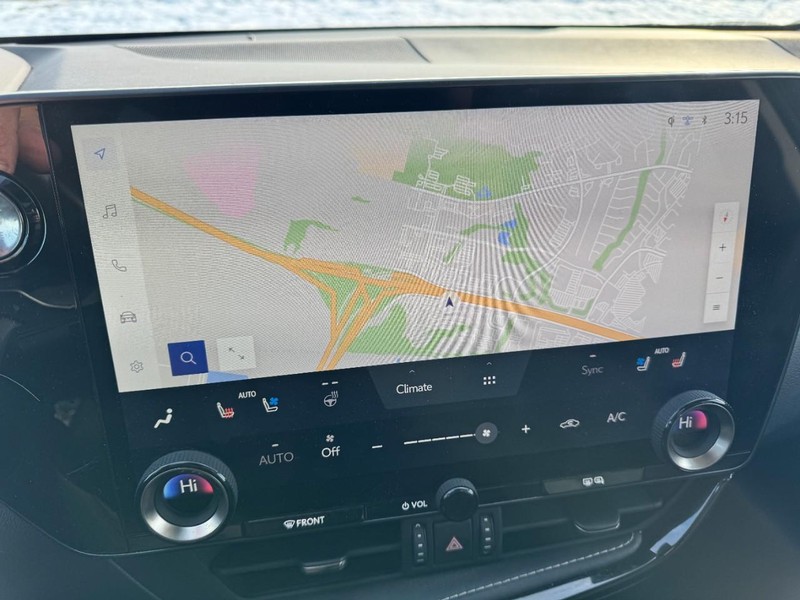 Lexus NX Vehicle Full-screen Gallery Image 20