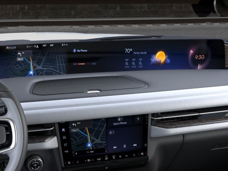 Lincoln Navigator L Vehicle Full-screen Gallery Image 14