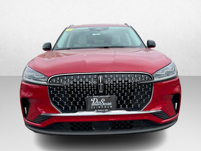 Lincoln Aviator Vehicle Full-screen Gallery Image 02