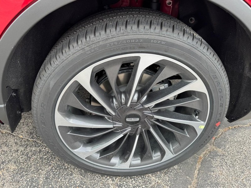 Lincoln Aviator Vehicle Full-screen Gallery Image 27