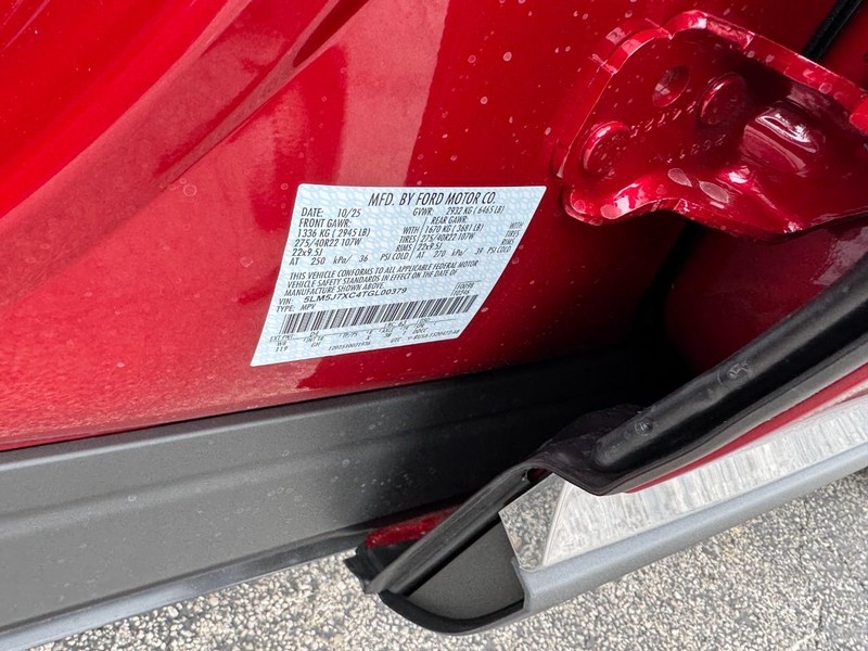 Lincoln Aviator Vehicle Full-screen Gallery Image 28