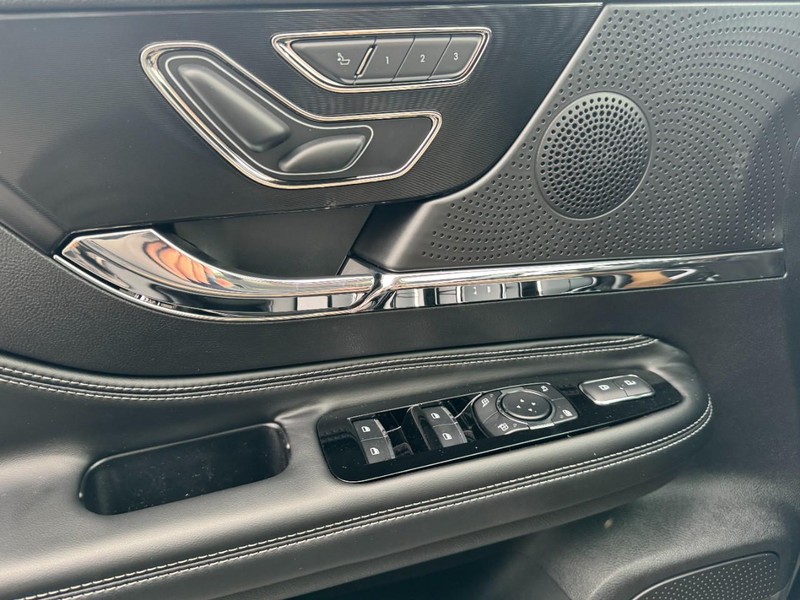 Lincoln Corsair Vehicle Full-screen Gallery Image 25