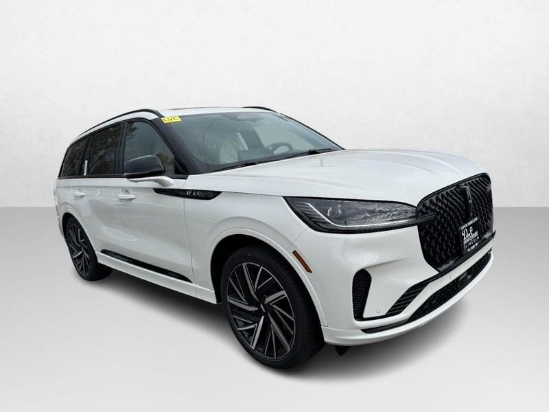 Lincoln Aviator Vehicle Full-screen Gallery Image 03