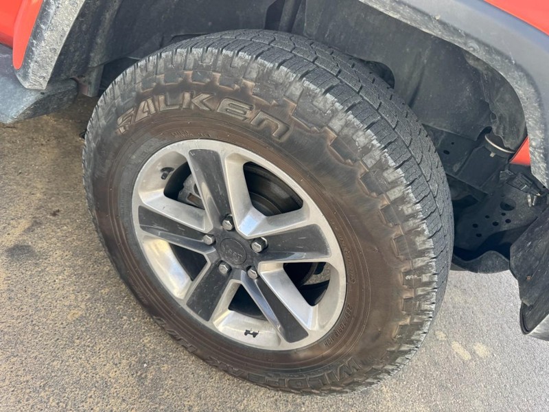 Jeep Wrangler Unlimited Vehicle Full-screen Gallery Image 04