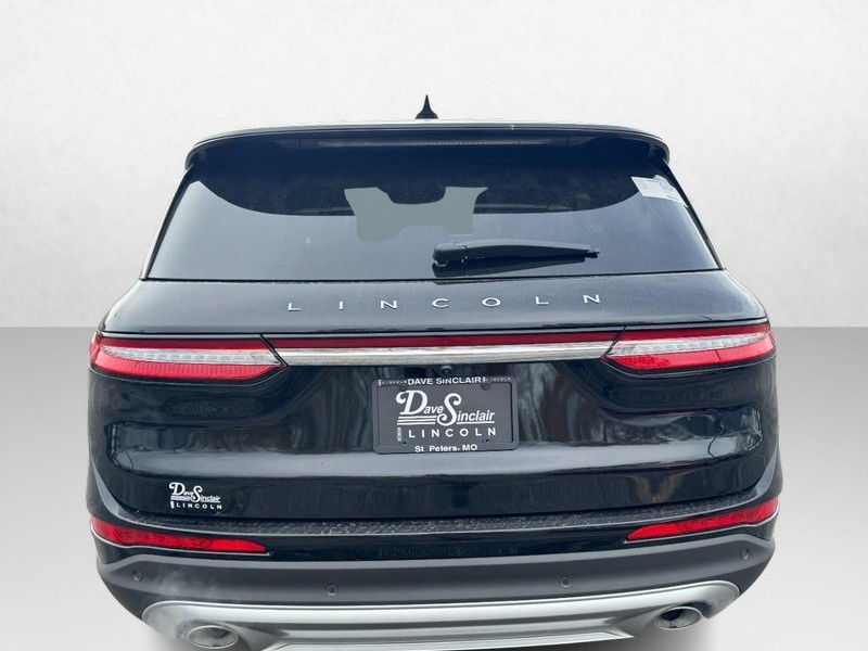 Lincoln Corsair Vehicle Full-screen Gallery Image 06