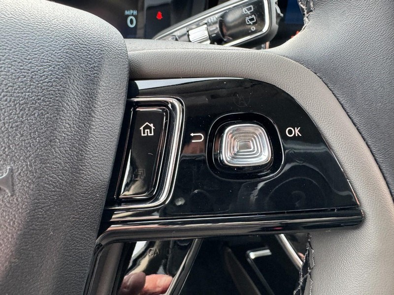 Lincoln Corsair Vehicle Full-screen Gallery Image 19