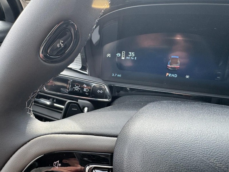 Lincoln Corsair Vehicle Full-screen Gallery Image 20