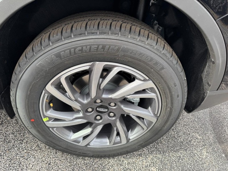 Lincoln Corsair Vehicle Full-screen Gallery Image 27